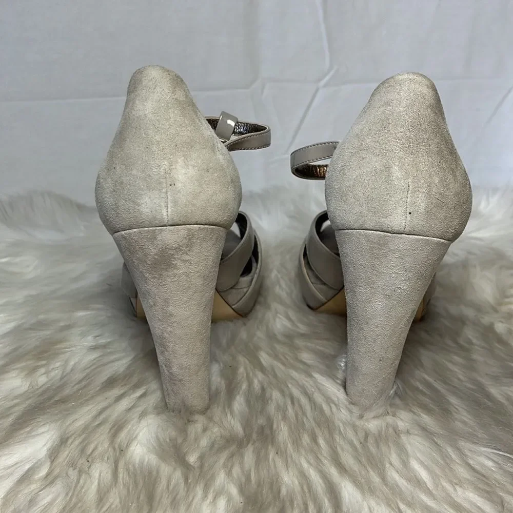 Steven By Steve Madden‎ Justyne Taupe Suede T-Strap Heels Sz 9
